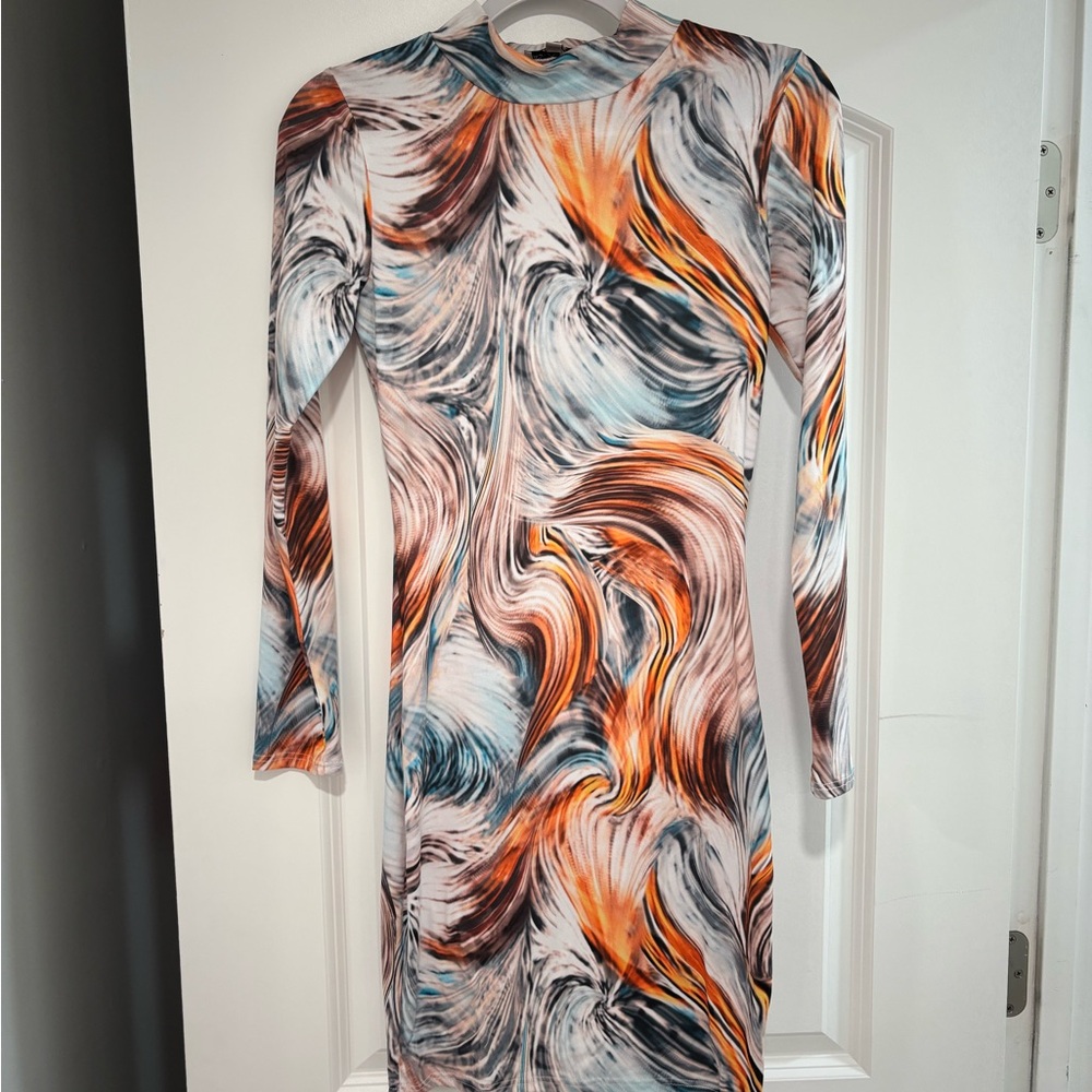 Elegant Swirl Patterned Dress